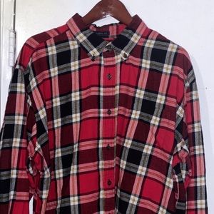 ST. JOHN’S BAY Red and Black Flannel. XXL. Classic Fit.